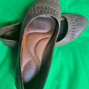 Born Flats Shoes Women's Size 7.5